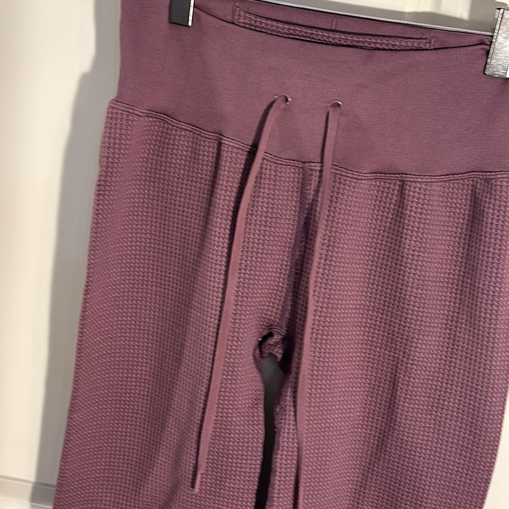 Victoria Secret Pink Waffle Knit Jogger Leggings sz Med NWOT!! - Picture 2 of 6